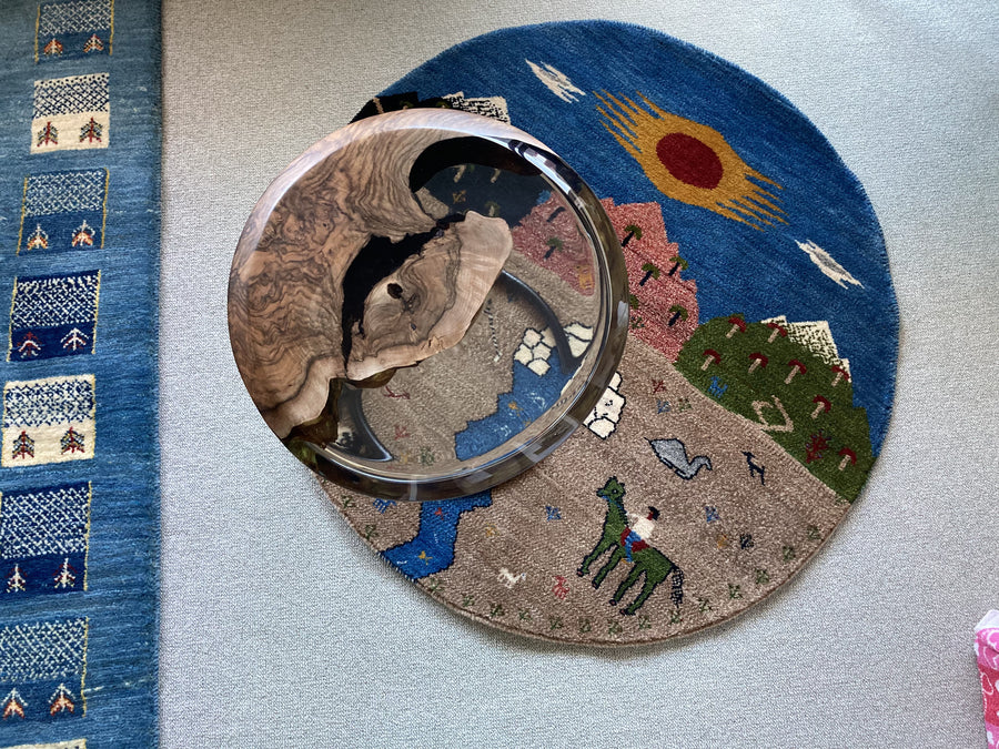 お気に入りのチェアのそばに O様