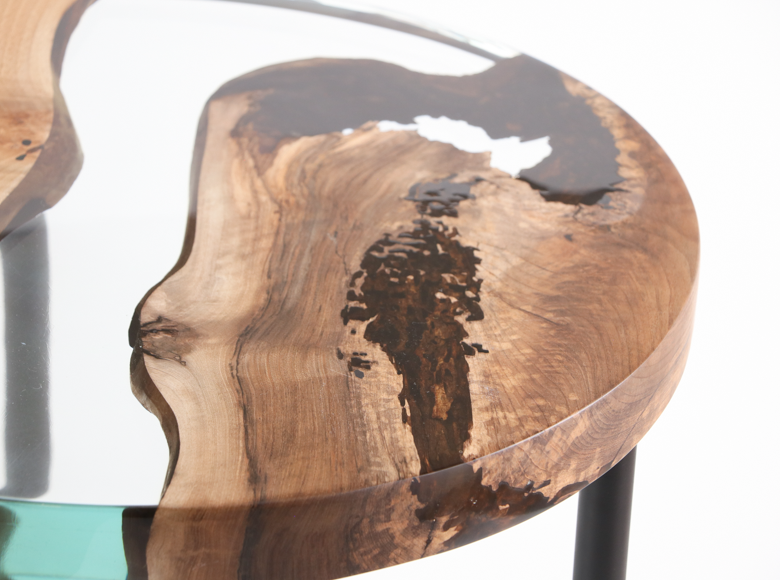 木の凹凸を活かして